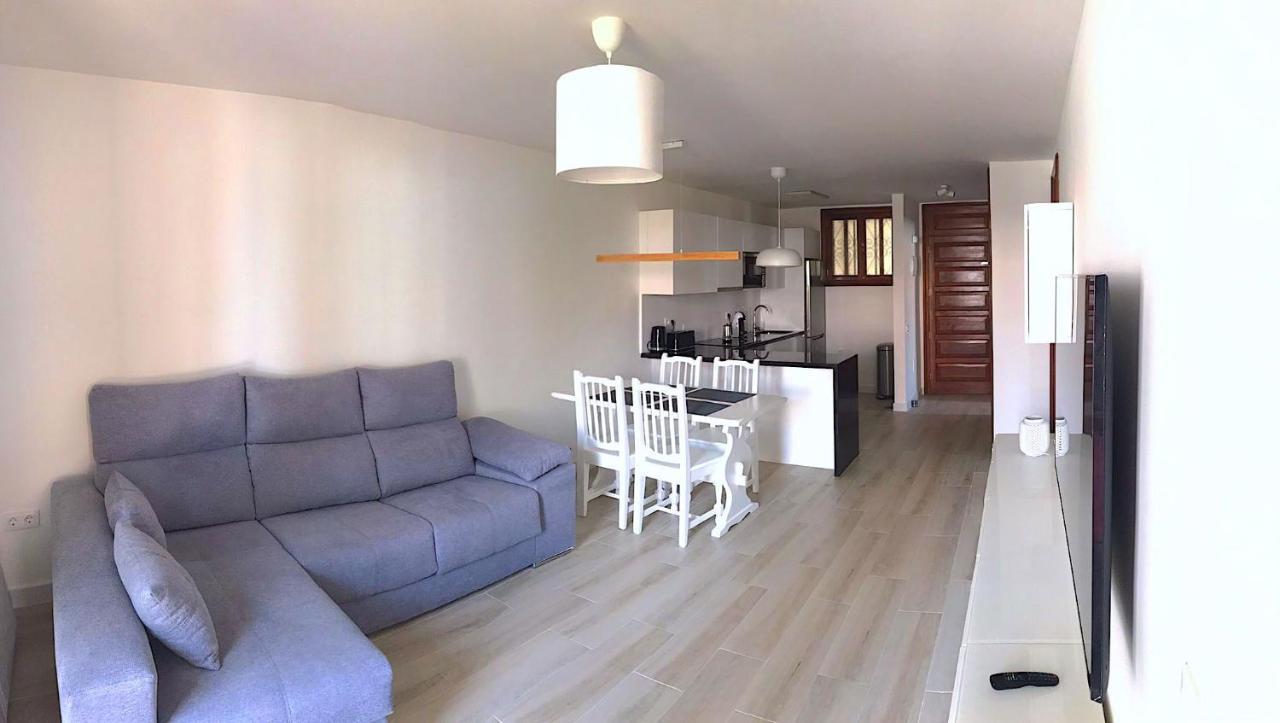 Parque Santiago I - 2 Bedroom - 1 Bathroom - Open Plan Living - Kitchen Area - Extra Large Balcony - First Floor Apartment プラヤ・デ・ラス・アメリカス エクステリア 写真