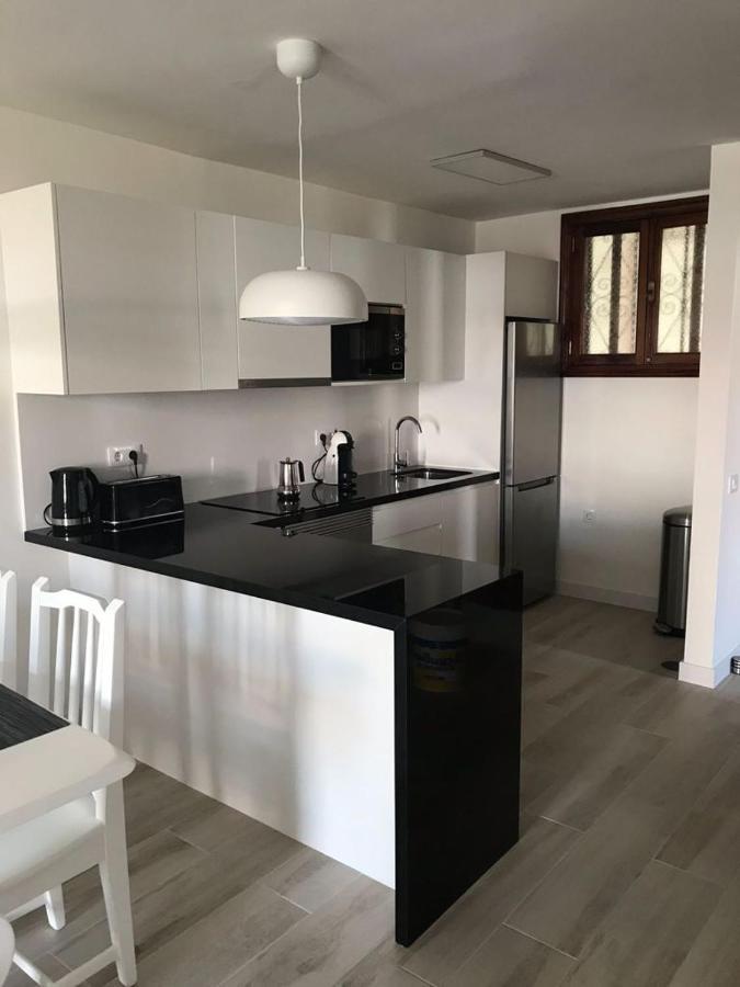 Parque Santiago I - 2 Bedroom - 1 Bathroom - Open Plan Living - Kitchen Area - Extra Large Balcony - First Floor Apartment プラヤ・デ・ラス・アメリカス エクステリア 写真