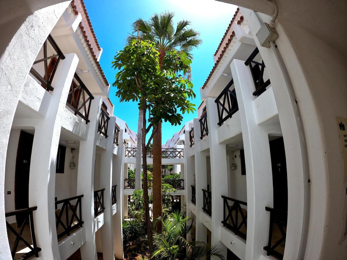Parque Santiago I - 2 Bedroom - 1 Bathroom - Open Plan Living - Kitchen Area - Extra Large Balcony - First Floor Apartment プラヤ・デ・ラス・アメリカス エクステリア 写真